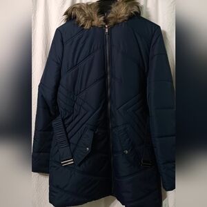 NWT Marilyn and Me quilted Navy winter coat with fauxfur around the Hood Size L